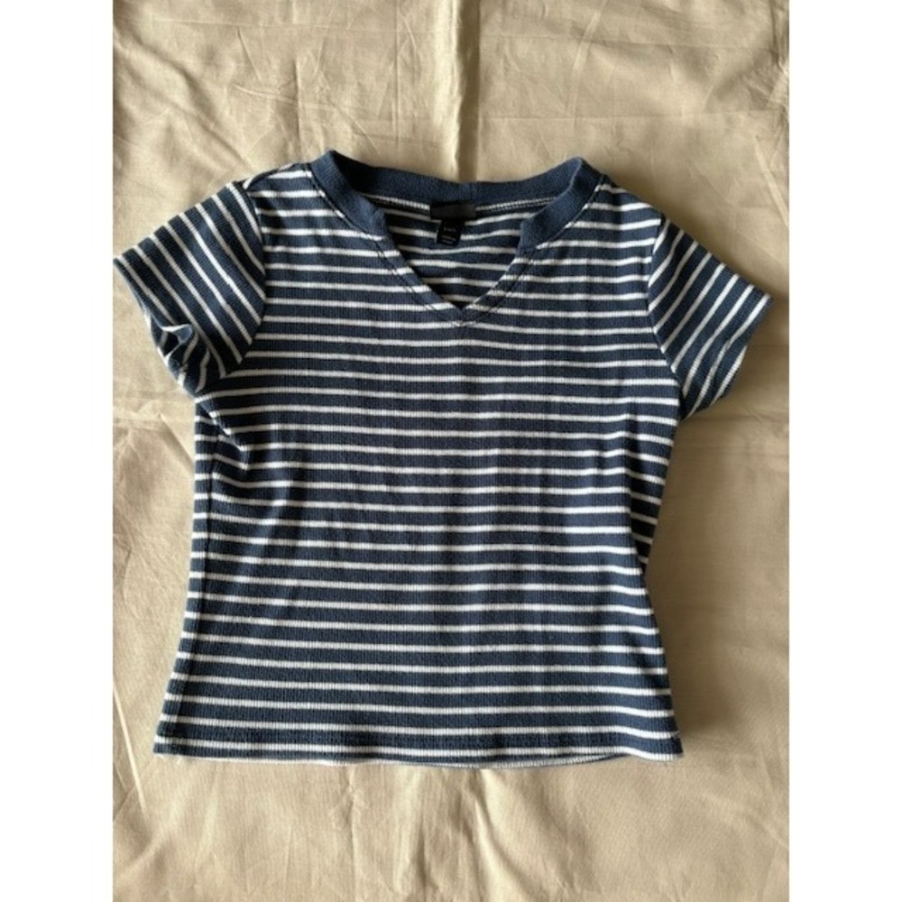 Art Class T-Shirt Girls Size S6/7 V Neck Blue White Stripe Short Sleeve Pullover